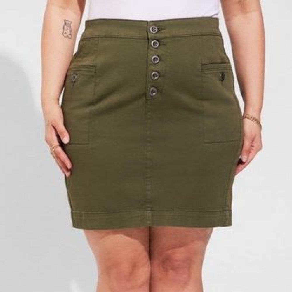 Torrid Mini Twill Button Fly Skirt size 20